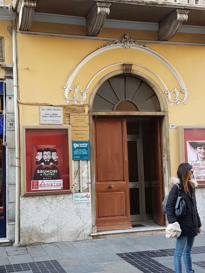 Appartamento Via Matteotti Сан Ремо Екстериор снимка
